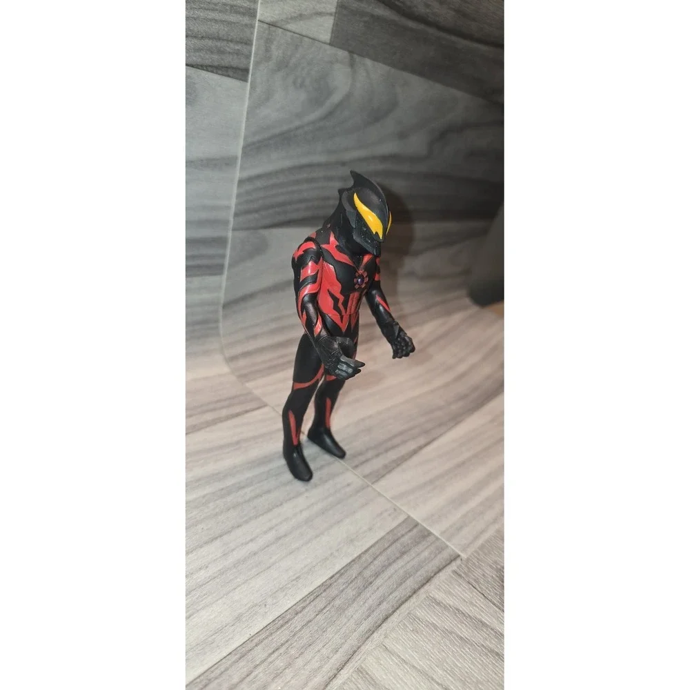 Ultraman Ultra Monster Kaiju Belial Action Figure - 2009 Bandai